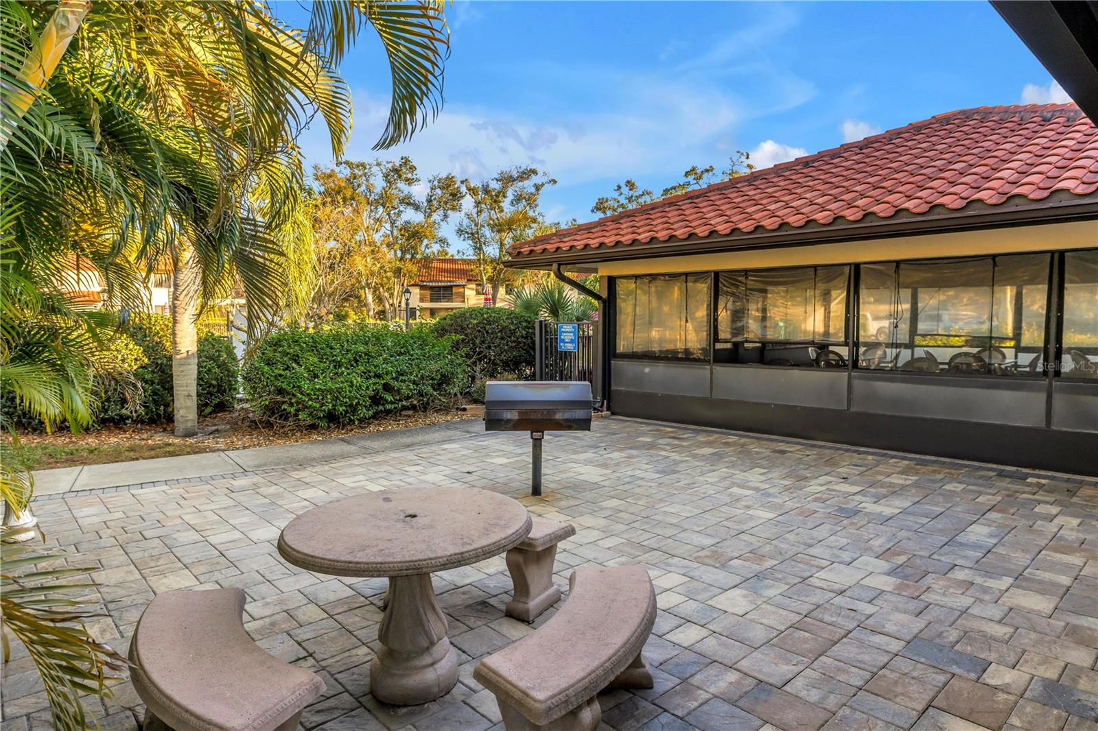 GARDENS AT PALM-AIRE COUNTRY CLUB I - Residential Lease