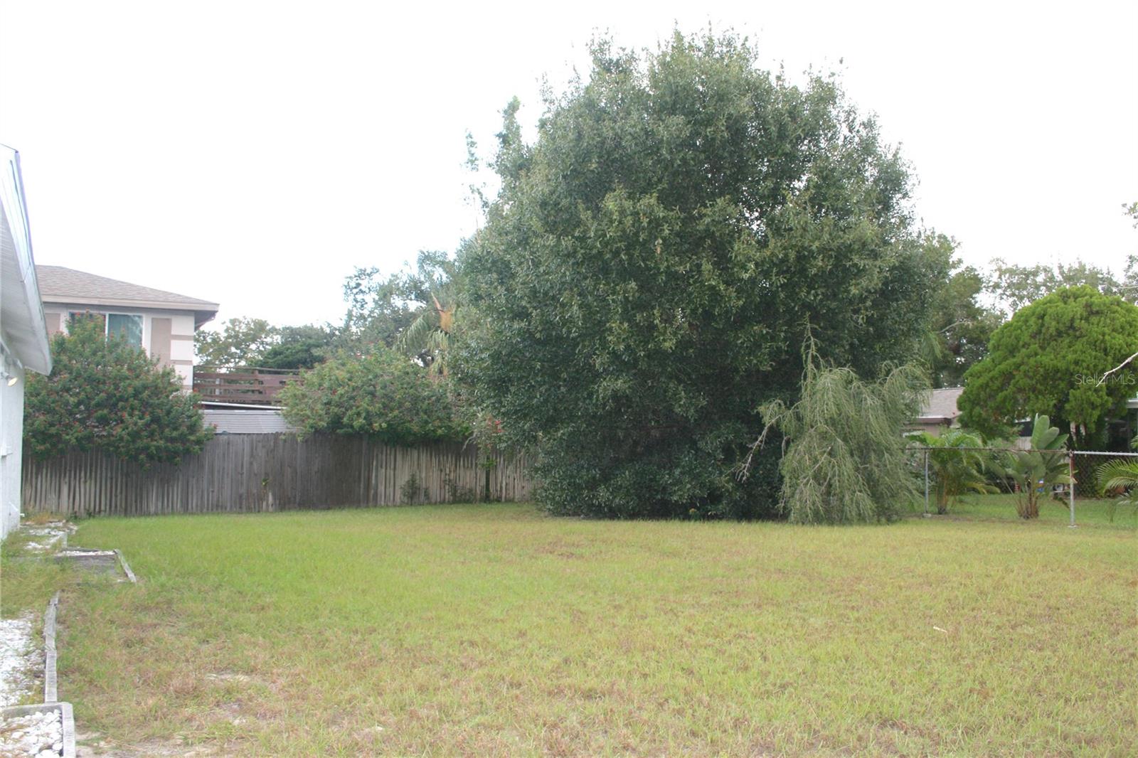 HILLTOP GROVES ESTATES - Residential