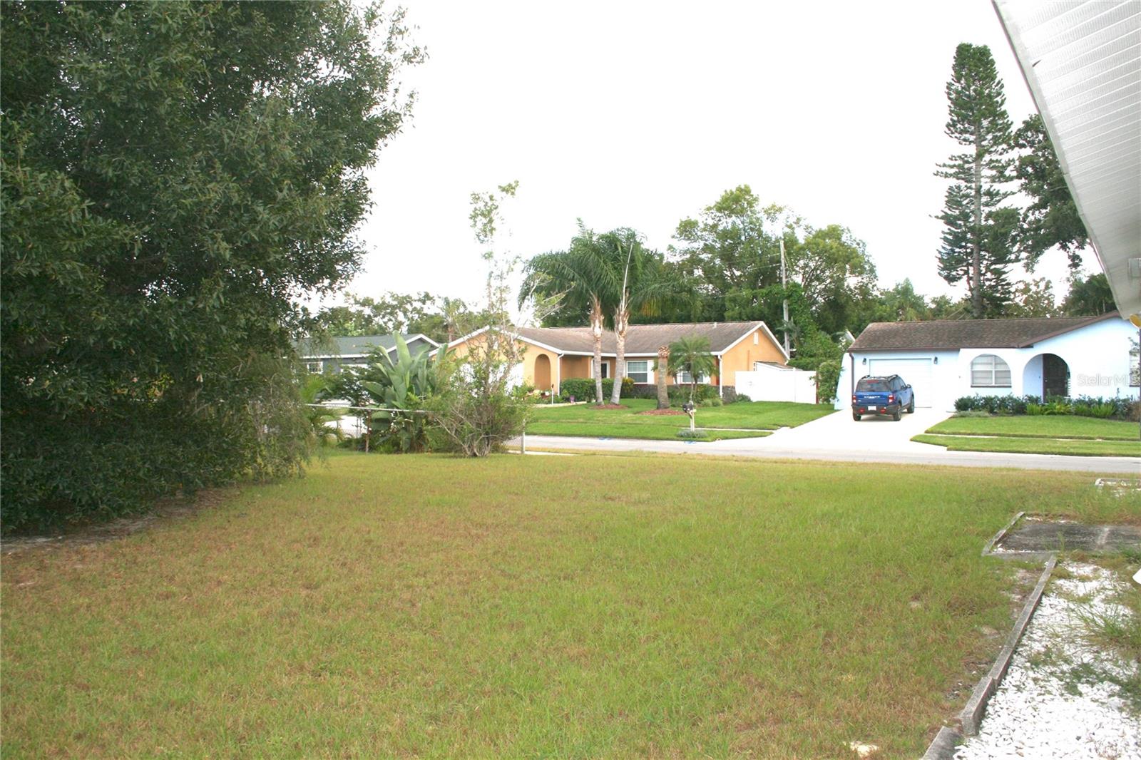 HILLTOP GROVES ESTATES - Residential