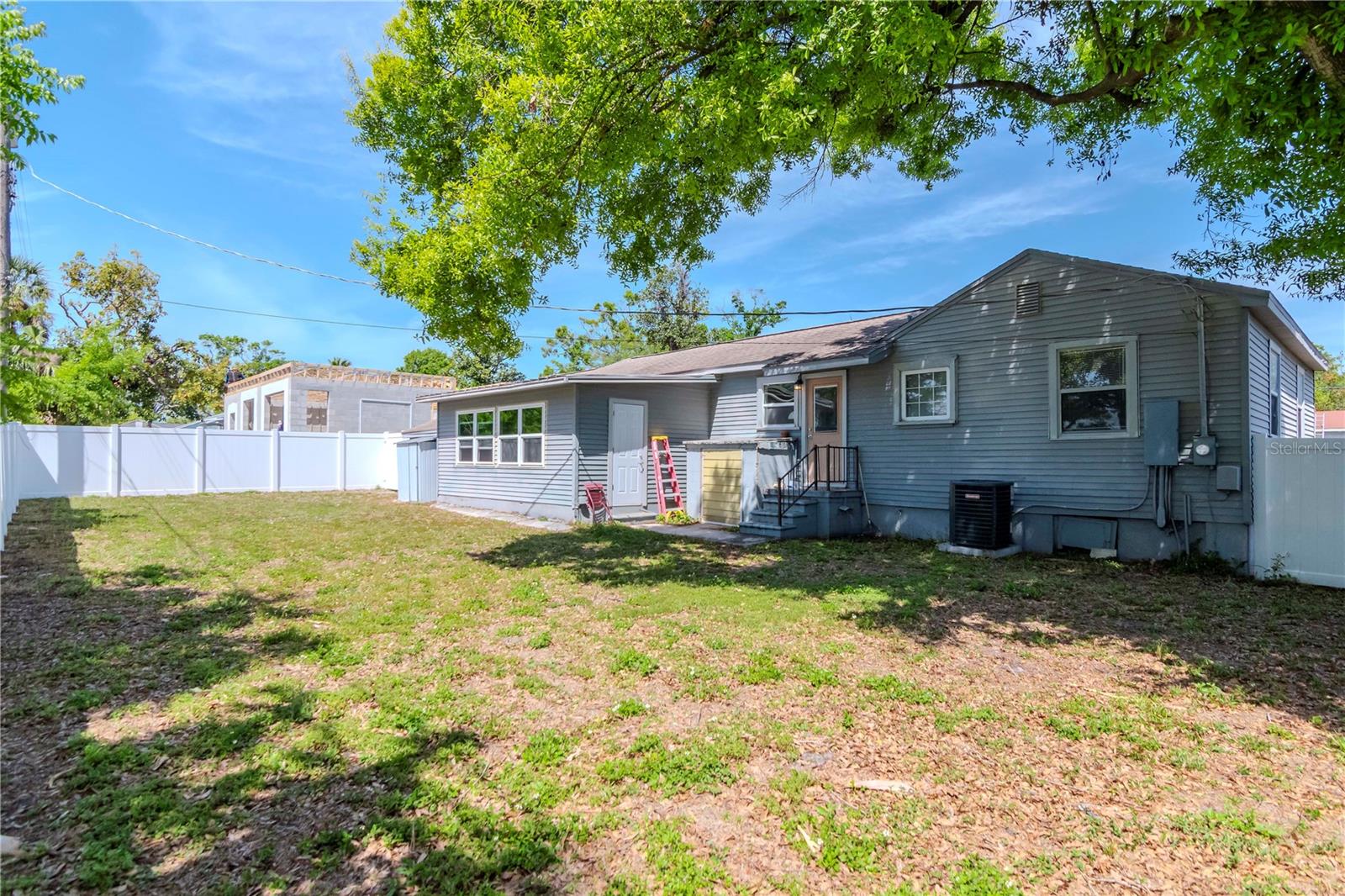 RIVERSHORES - Residential