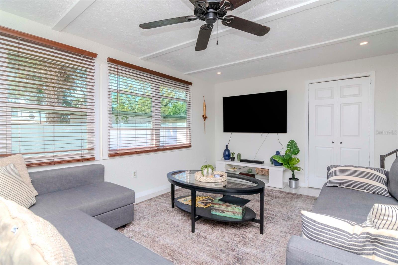 RIVERSHORES - Residential