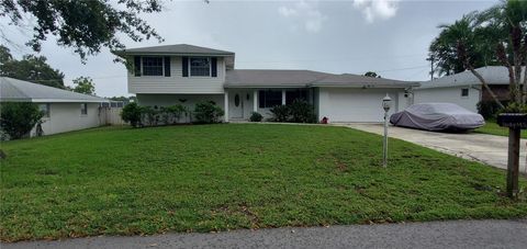 A home in WINTER HAVEN