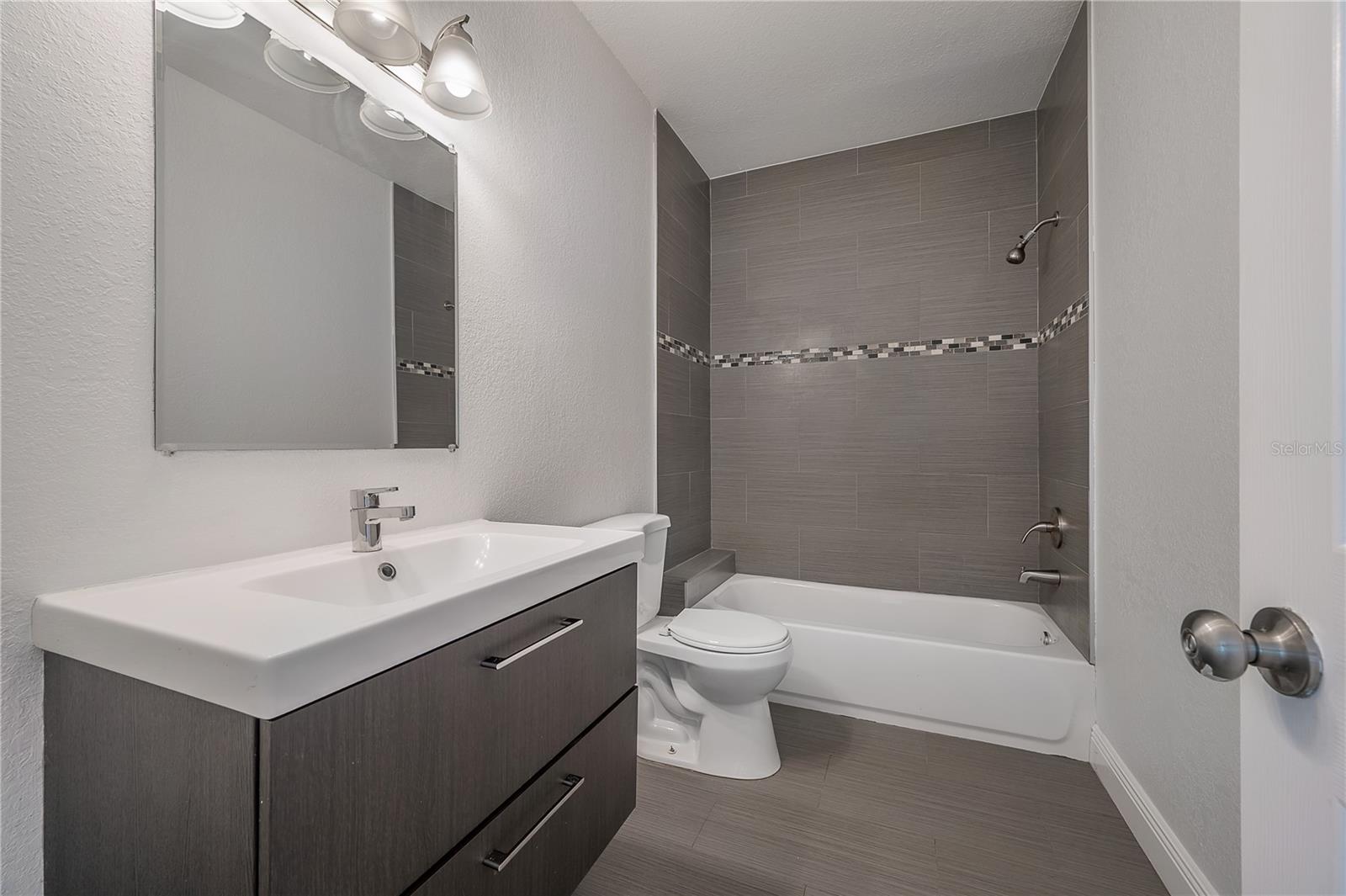 DOWNING SUB - Residential