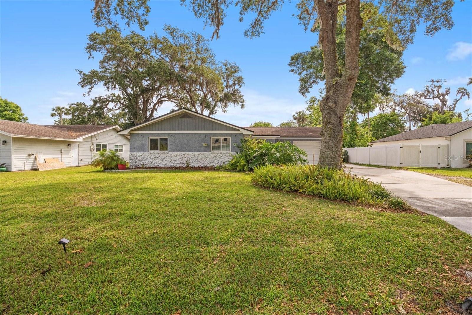 1921 PINE TREE DRIVE