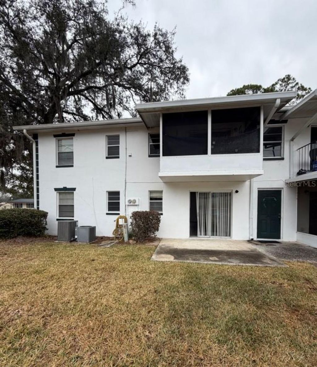 Photo of 2419 SE 16th Avenue #H, Ocala, FL 34471 (MLS # OM721194)