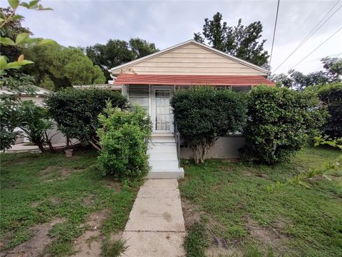 Tiny photo for 995 W 11th Avenue, Mount Dora, FL 32757 (MLS # G5101519)