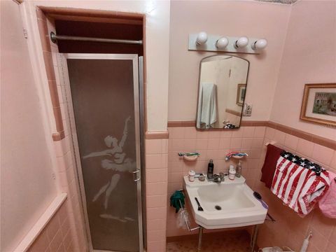 Tiny photo for 995 W 11th Avenue, Mount Dora, FL 32757 (MLS # G5101519)