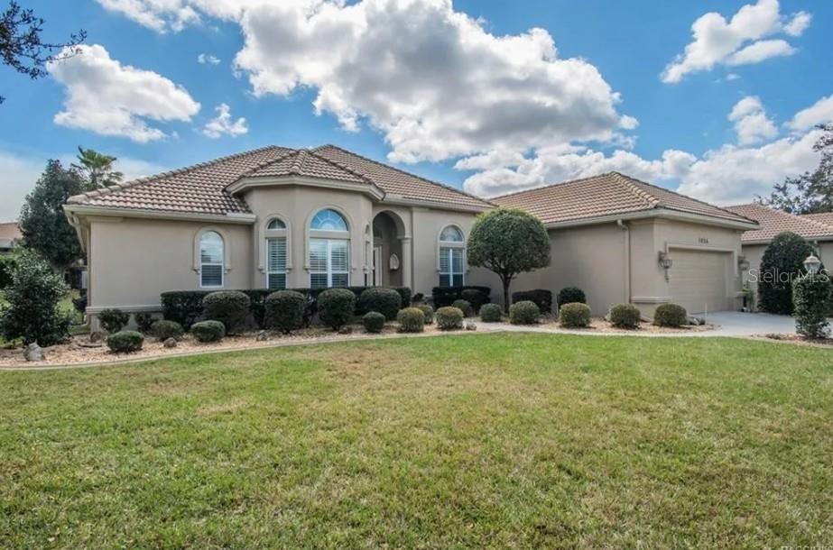 1056 W WHITE OAK PLACE