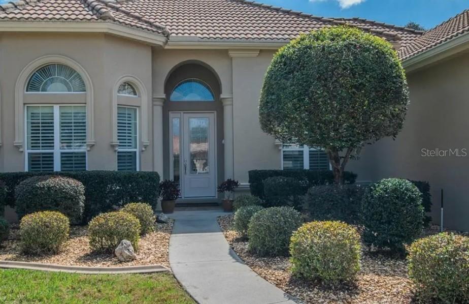1056 W WHITE OAK PLACE