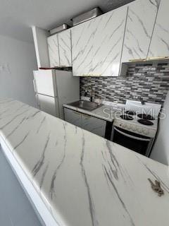 CONDOMINIUM DIPLOMAT - Residential