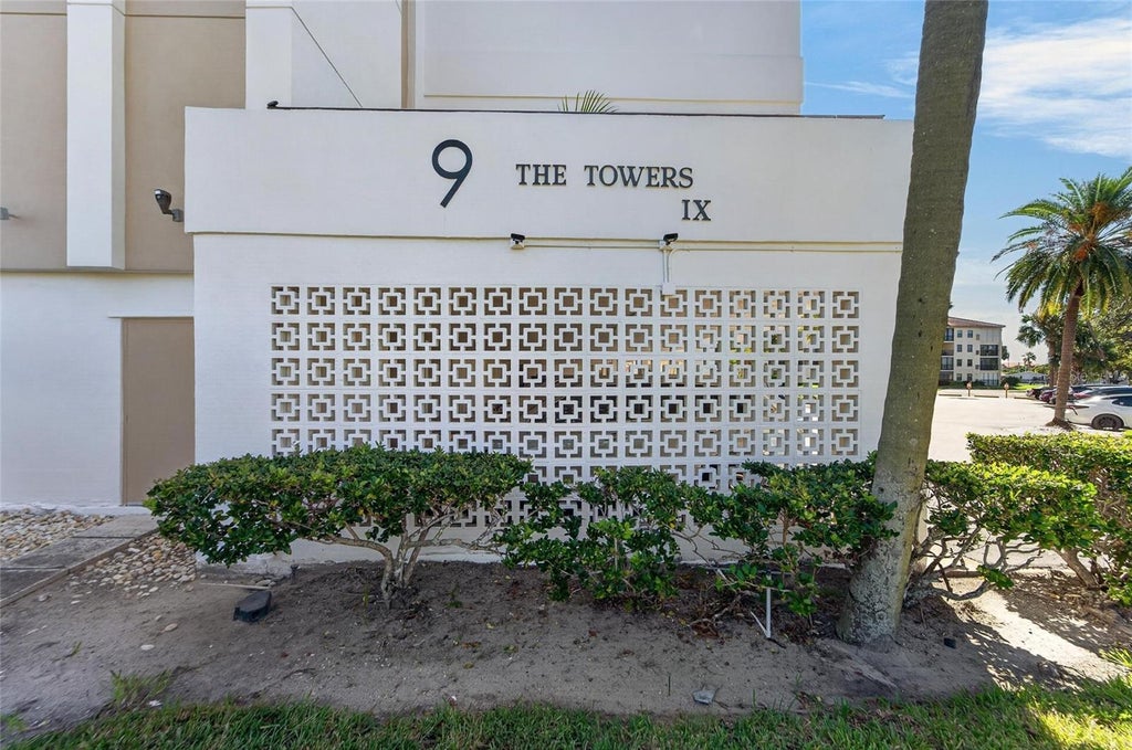 Photo of 19029 Us Highway 19 N #9-202, Clearwater, FL 33764 (MLS # TB8558691)