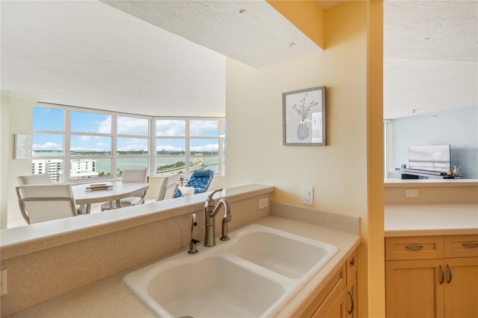 CONDO ON THE BAY TOWER I - Residential