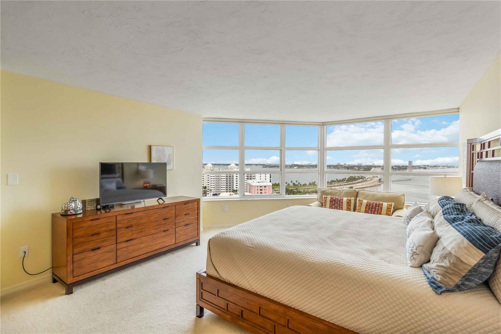 CONDO ON THE BAY TOWER I - Residential