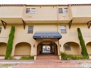 Photo of 914 SW 8th Avenue #42, Gainesville, FL 32601 (MLS # O6435896)