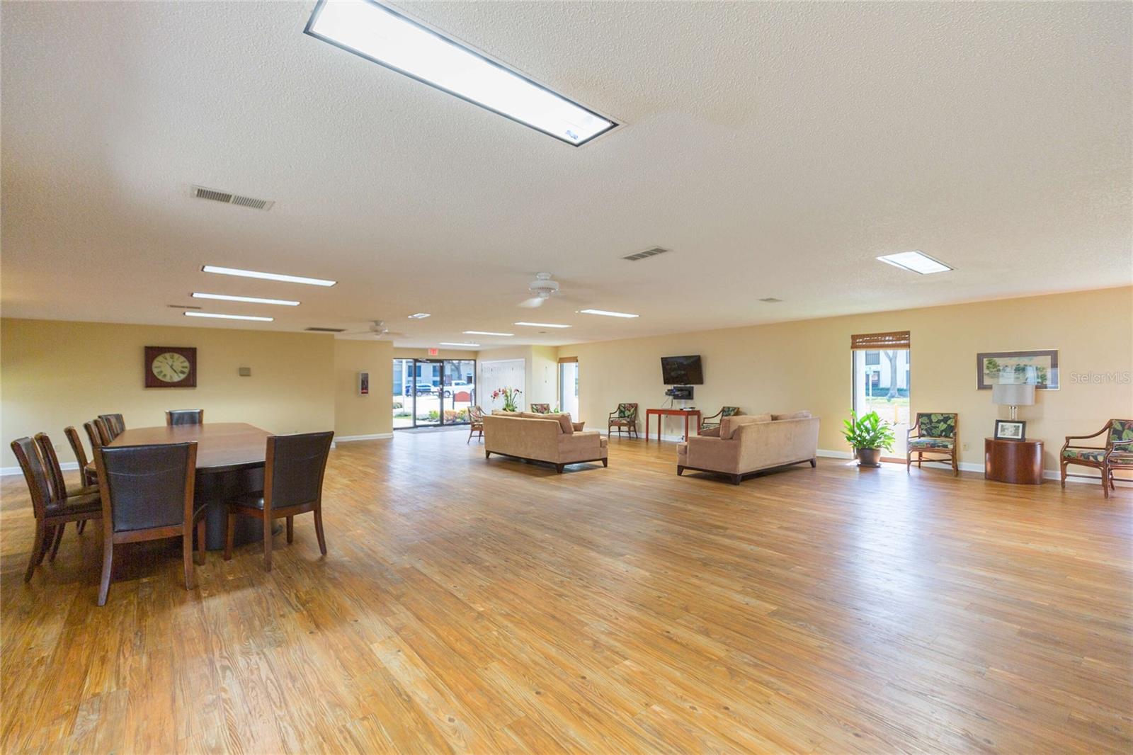 FAIR OAKS SOUTH ONE A CONDOMIN - Residential