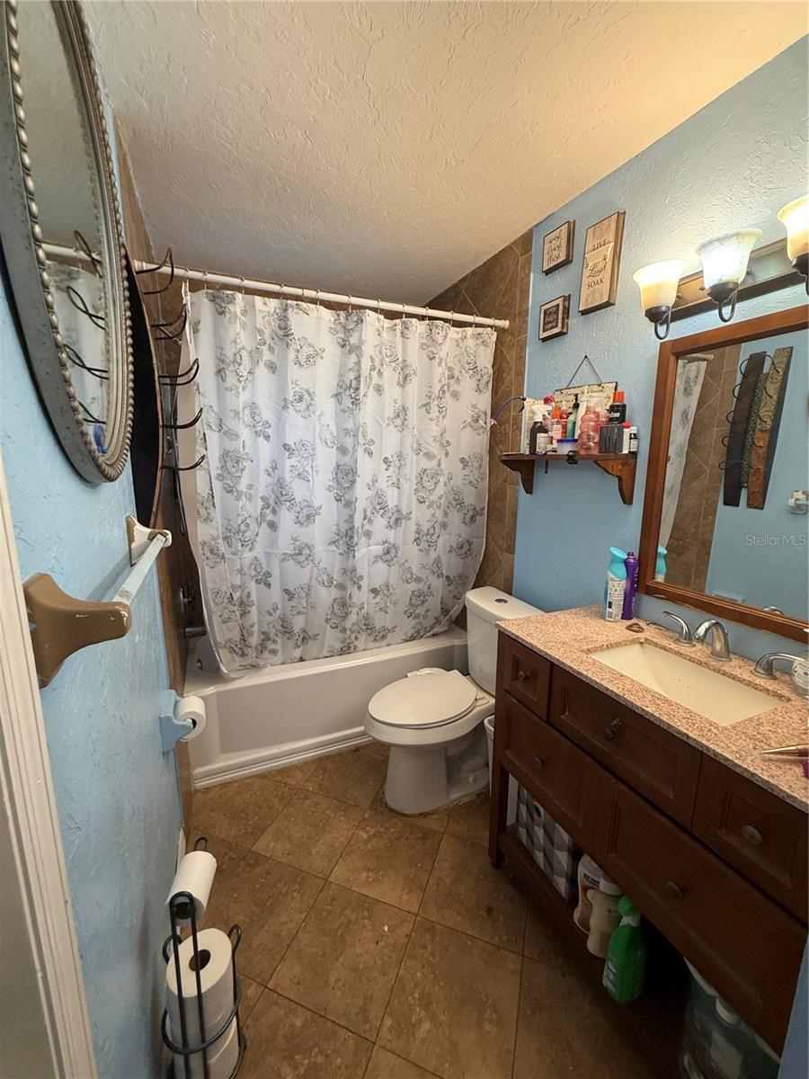 FOUR PINES - Residential Income