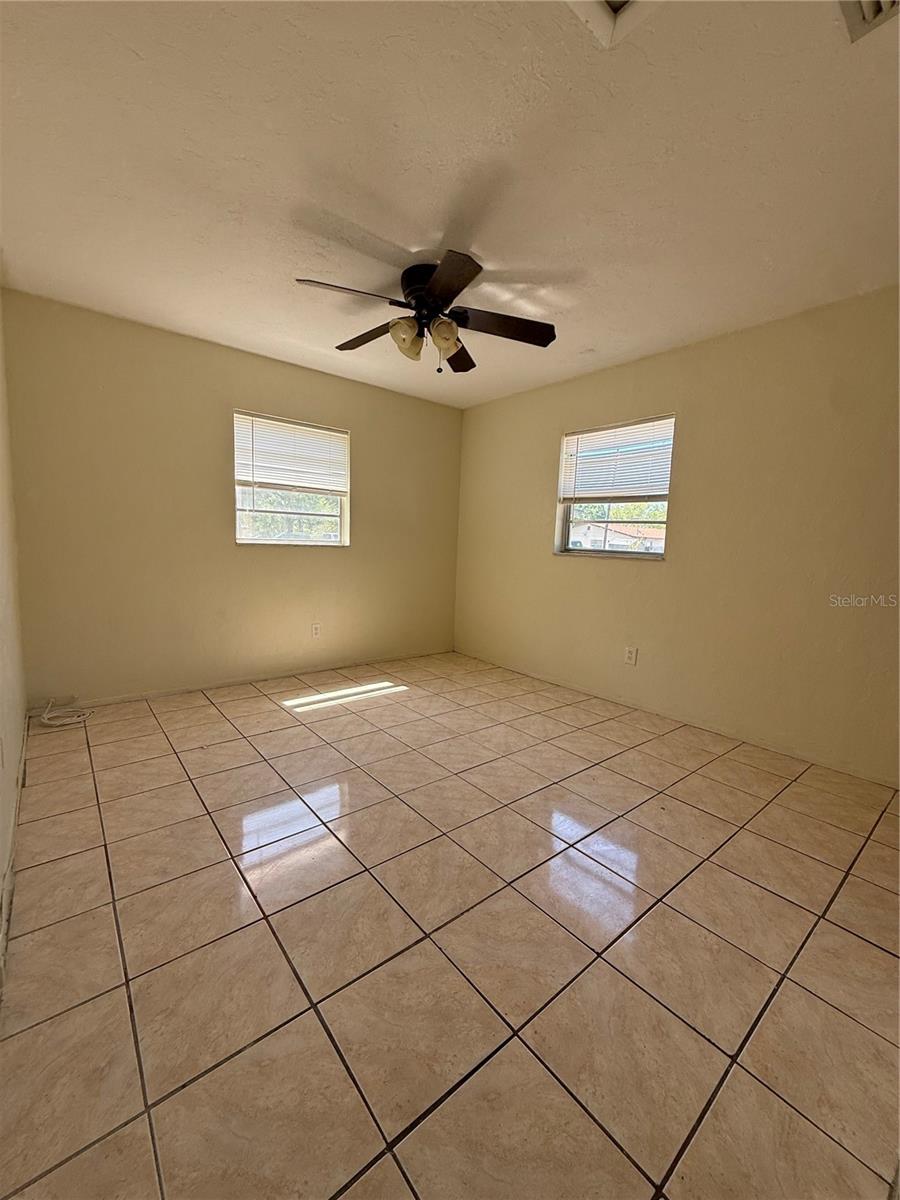 FOUR PINES - Residential Income