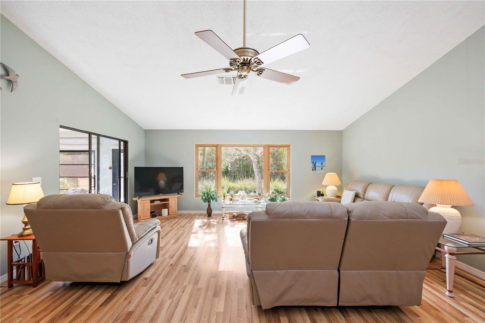 CHESTNUT CREEK VILLAS - Residential