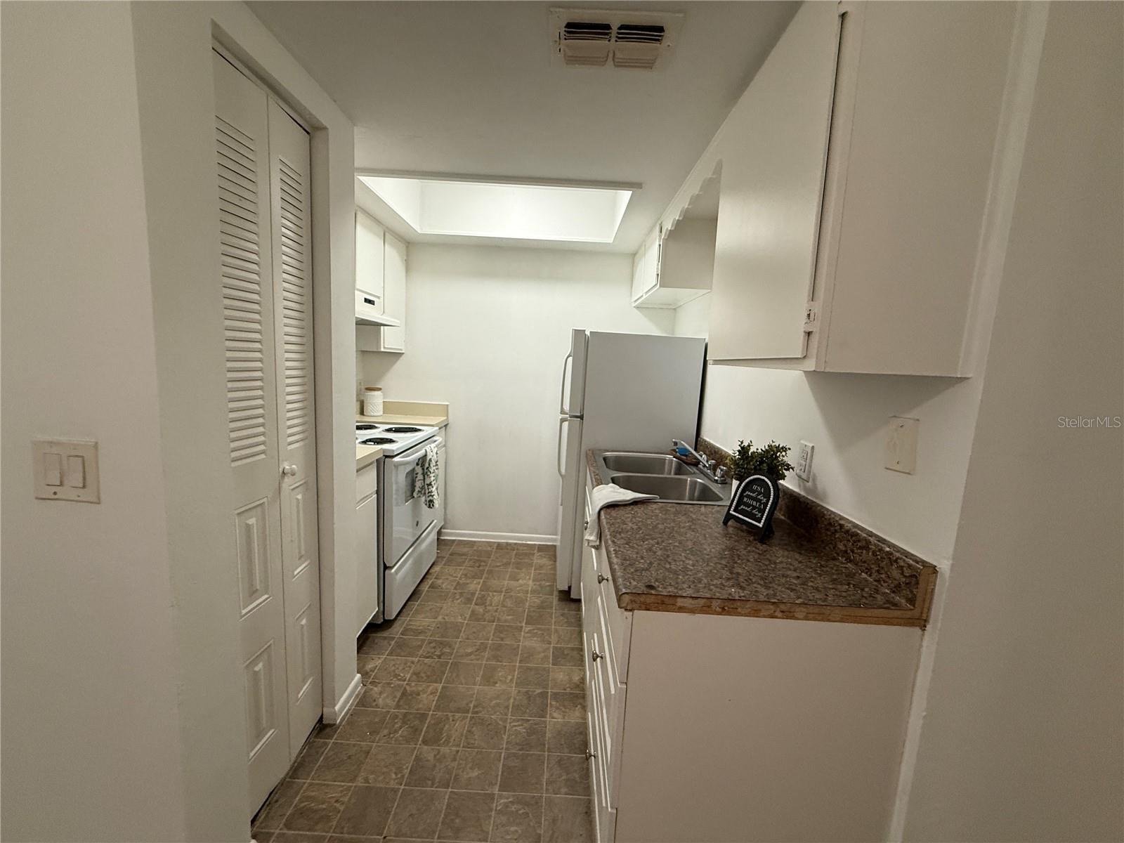 CEDAR RIDGE ADD - Residential Lease