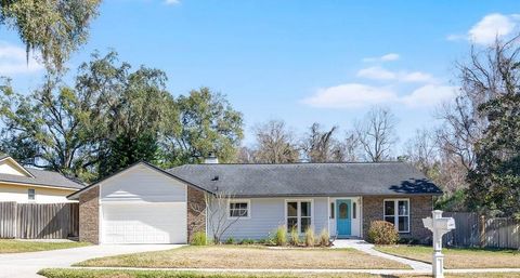 Photo of 1351 Suzanne Way, Longwood, FL 32779 (MLS # O6377668)