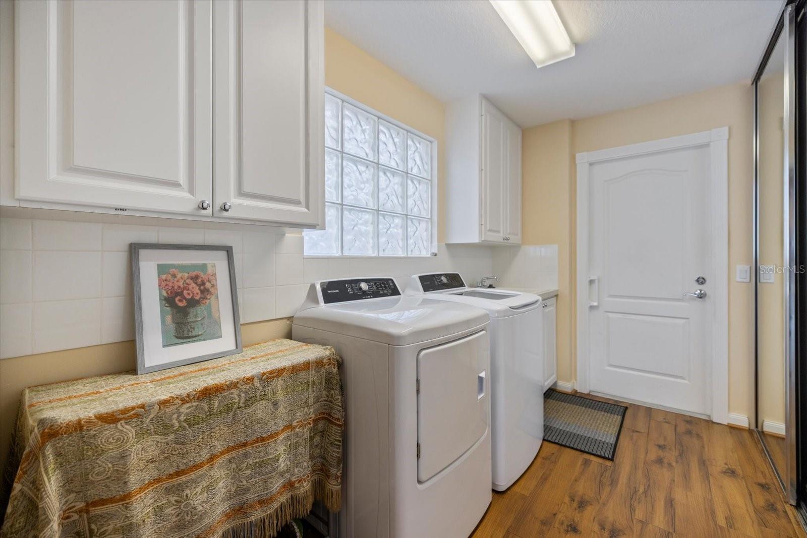 VILLAGEWALK - Residential