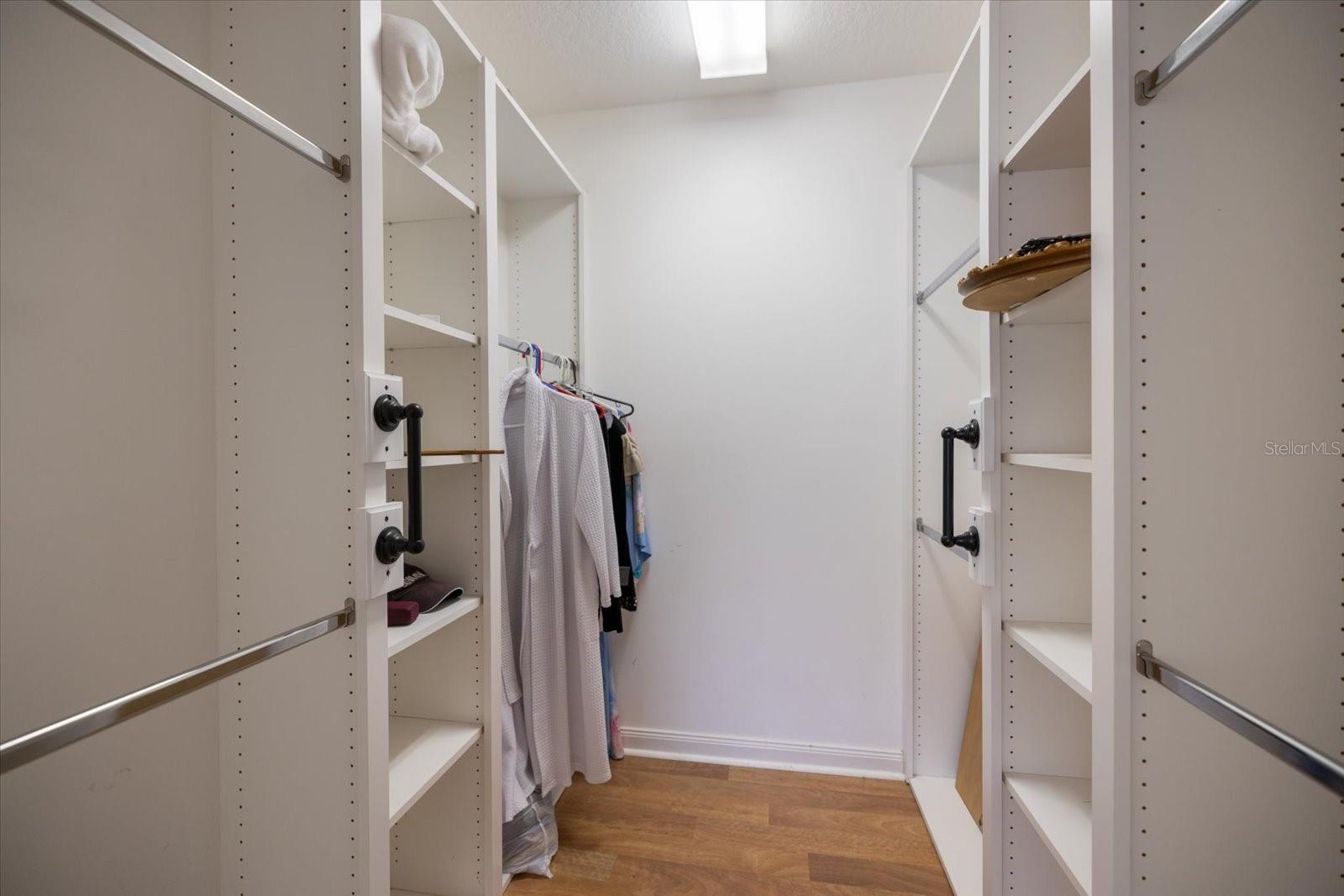 VILLAGEWALK - Residential