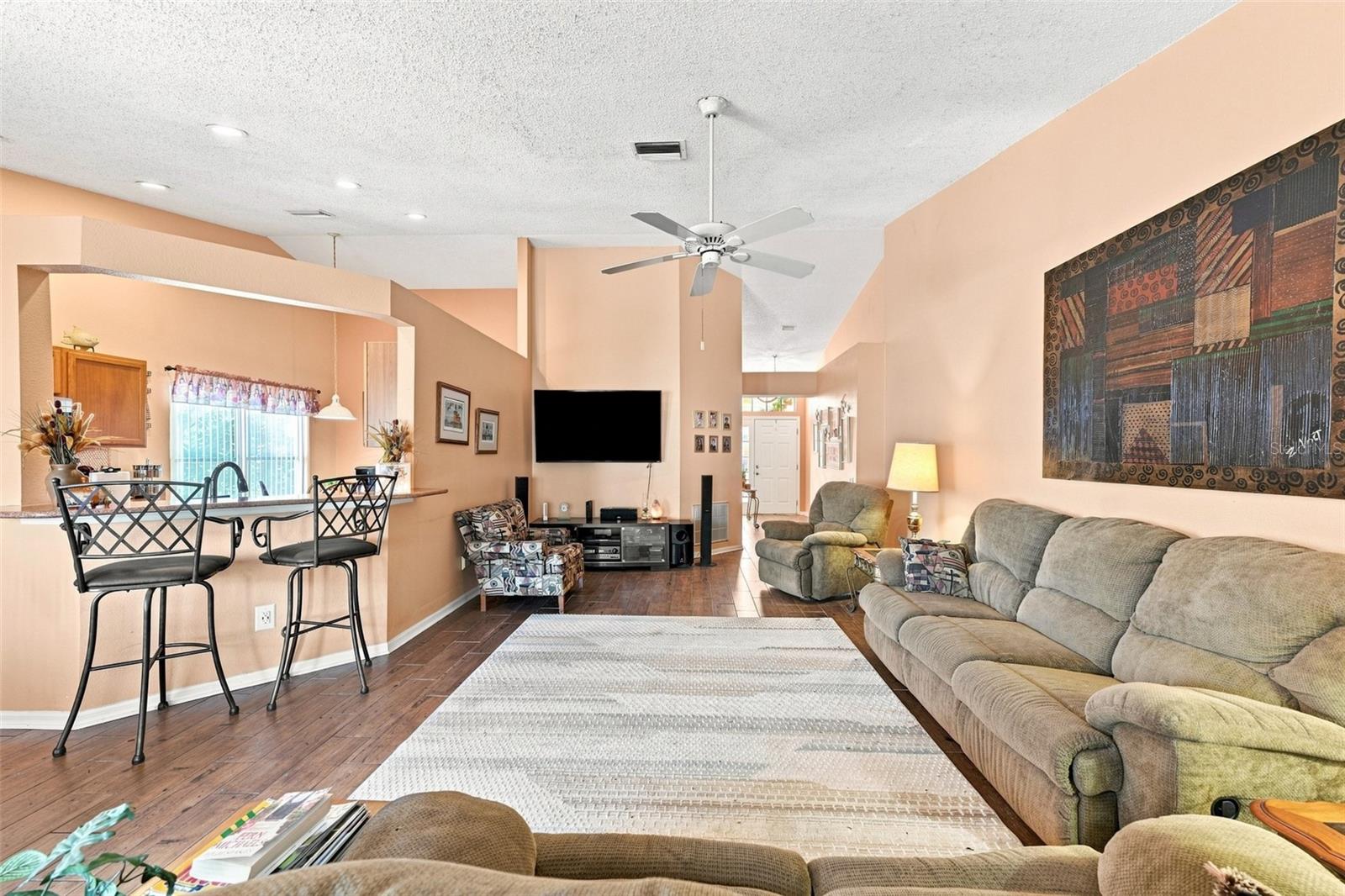 207 LAKEWAY LANE