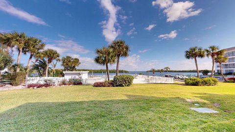 A home in LONGBOAT KEY