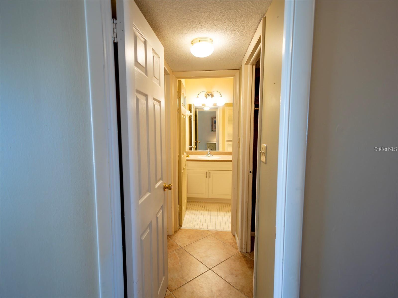 GULF TWIN TOWERS - Residential