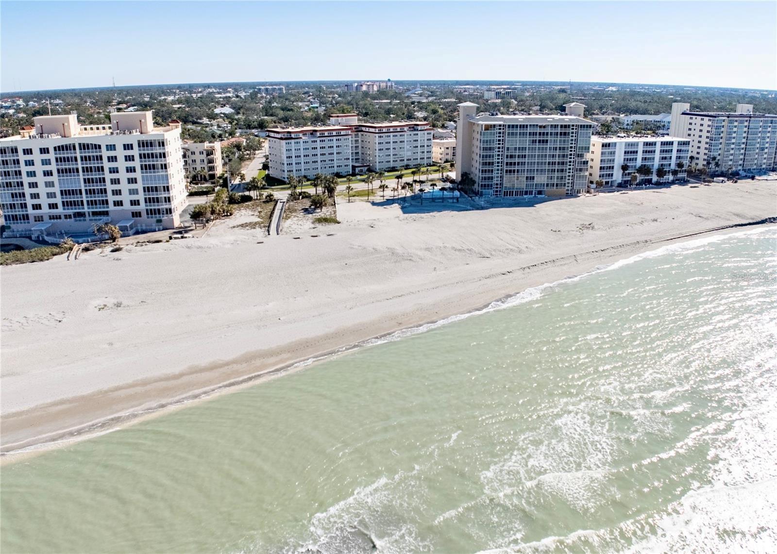 GULF TWIN TOWERS - Residential