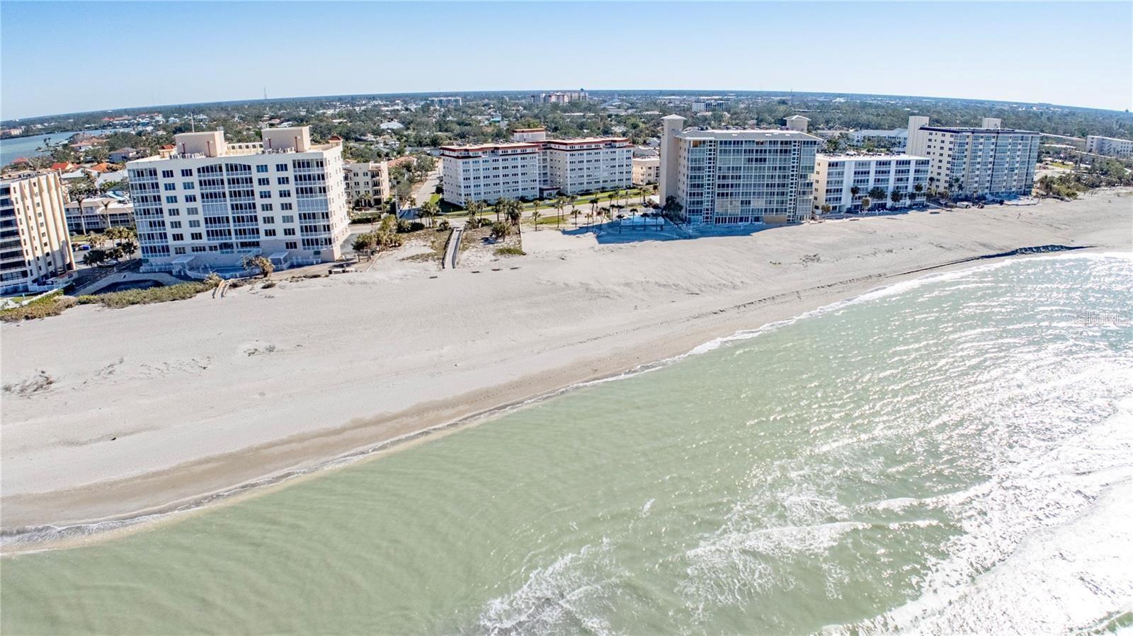 GULF TWIN TOWERS - Residential