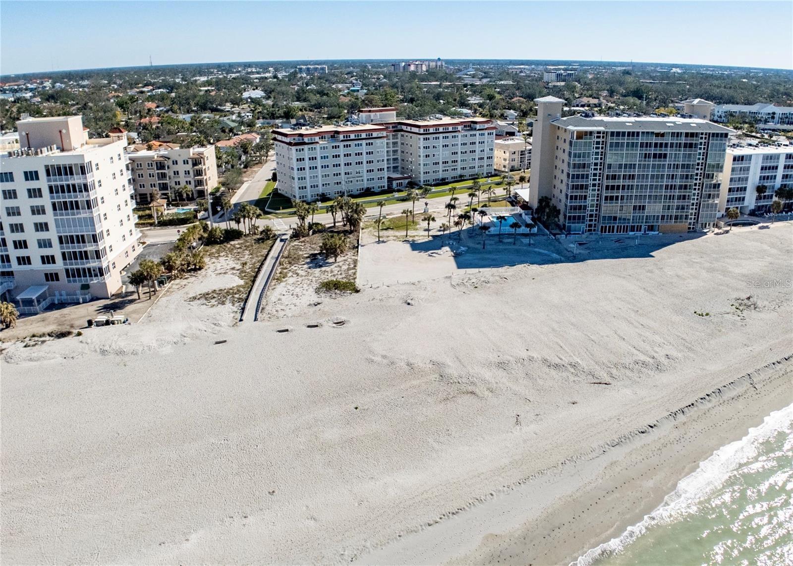 GULF TWIN TOWERS - Residential