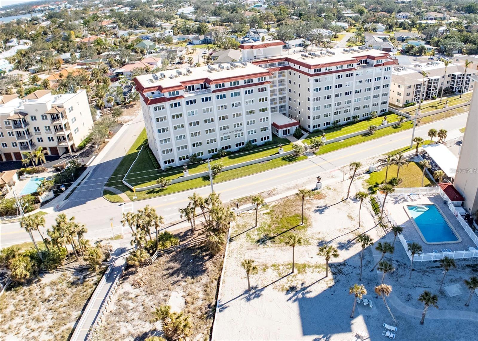 GULF TWIN TOWERS - Residential