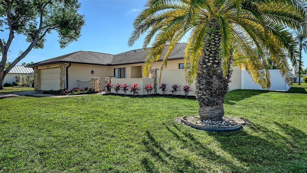 Photo of 1844 Oak View Drive, Sarasota, FL 34232 (MLS # A4688969)