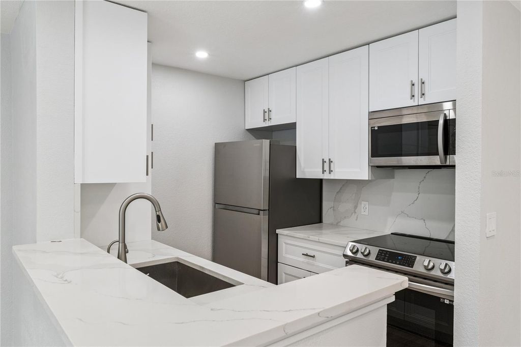 Photo of 5124 Conroy Road #24, Orlando, FL 32811 (MLS # G5103714)