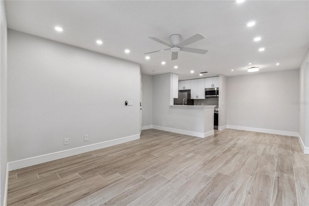 Photo of 5124 Conroy Road #24, Orlando, FL 32811 (MLS # G5103714)