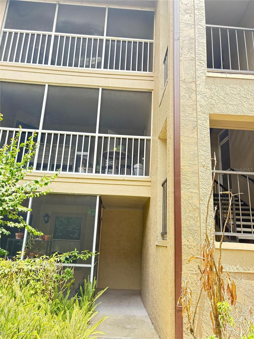Beautifully remodeled 2-bedroom, 2-bath condo featuring a modern open-concept kitchen with brand-new cabinetry, perfectly connected to the spacious living and dining areas to create a warm and inviting space ideal for entertaining and sharing with family and friends. The home offers abundant natural light, new vinyl flooring throughout, a separate laundry room, and a large lanai with a pleasant view to relax and enjoy.

Both bedrooms are generously sized, providing comfort, privacy, and the perfect atmosphere for rest and relaxation. Conveniently located near shopping, restaurants, major highways, and everyday conveniences. Don’t miss the opportunity to rent this move-in-ready home that combines comfort, style, and an excellent location!