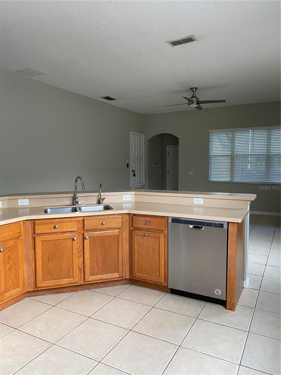 SUMMERPORT PH 03 - Residential Lease