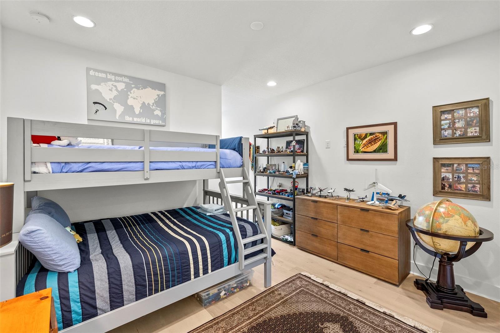 AZEELE BUS UNIT - Residential
