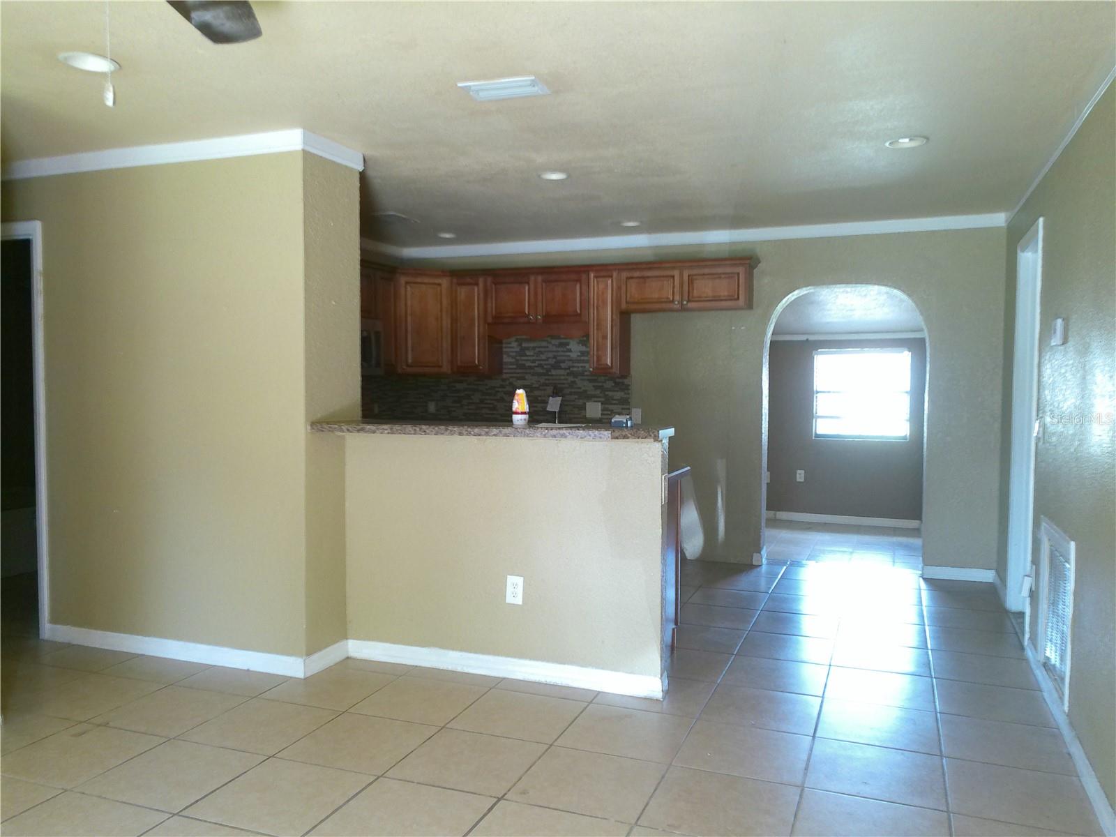 912 OAKHURST DRIVE