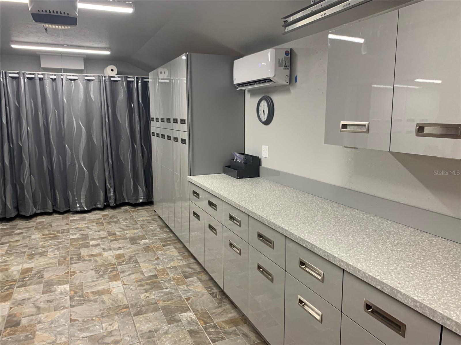 BAY VIEW HEIGHTS BLK 3, LOT 2 LESS E 112 1/2FT - Residential