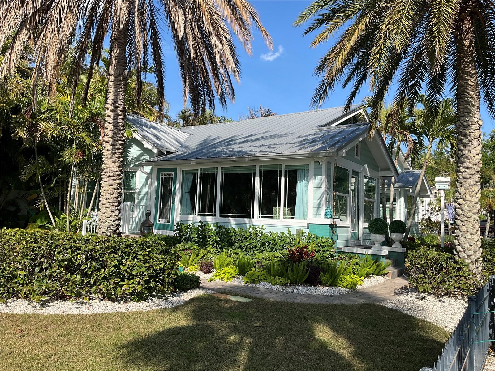 BAY VIEW HEIGHTS BLK 3, LOT 2 LESS E 112 1/2FT - Residential