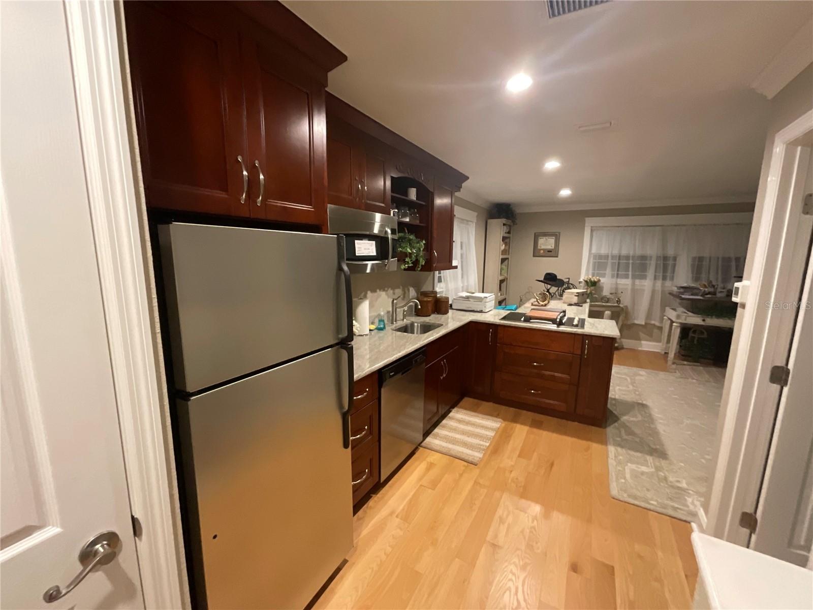 BAY VIEW HEIGHTS BLK 3, LOT 2 LESS E 112 1/2FT - Residential