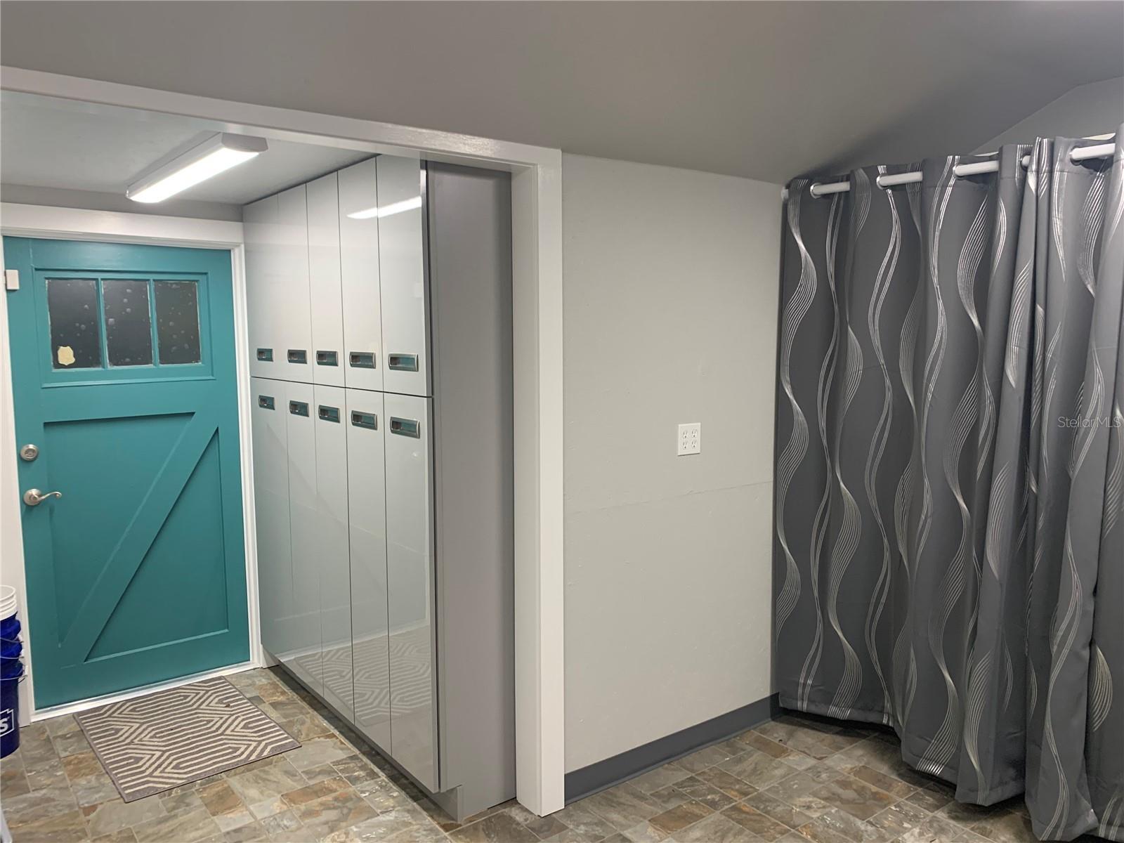 BAY VIEW HEIGHTS BLK 3, LOT 2 LESS E 112 1/2FT - Residential