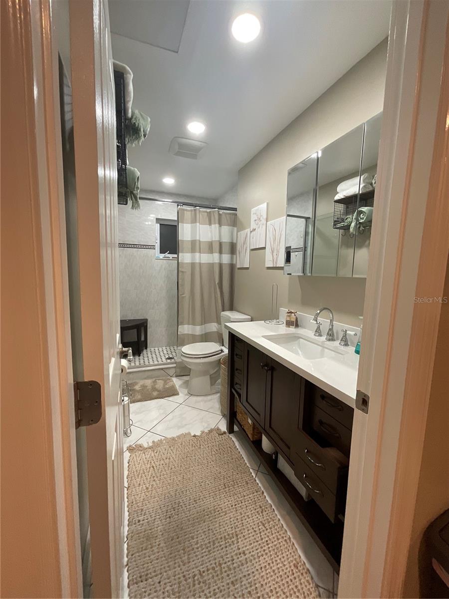 BAY VIEW HEIGHTS BLK 3, LOT 2 LESS E 112 1/2FT - Residential