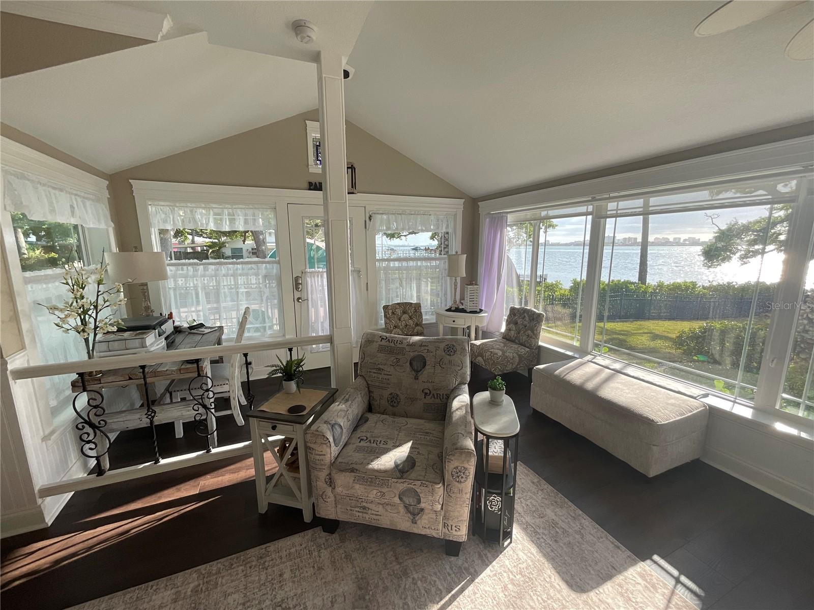 BAY VIEW HEIGHTS BLK 3, LOT 2 LESS E 112 1/2FT - Residential