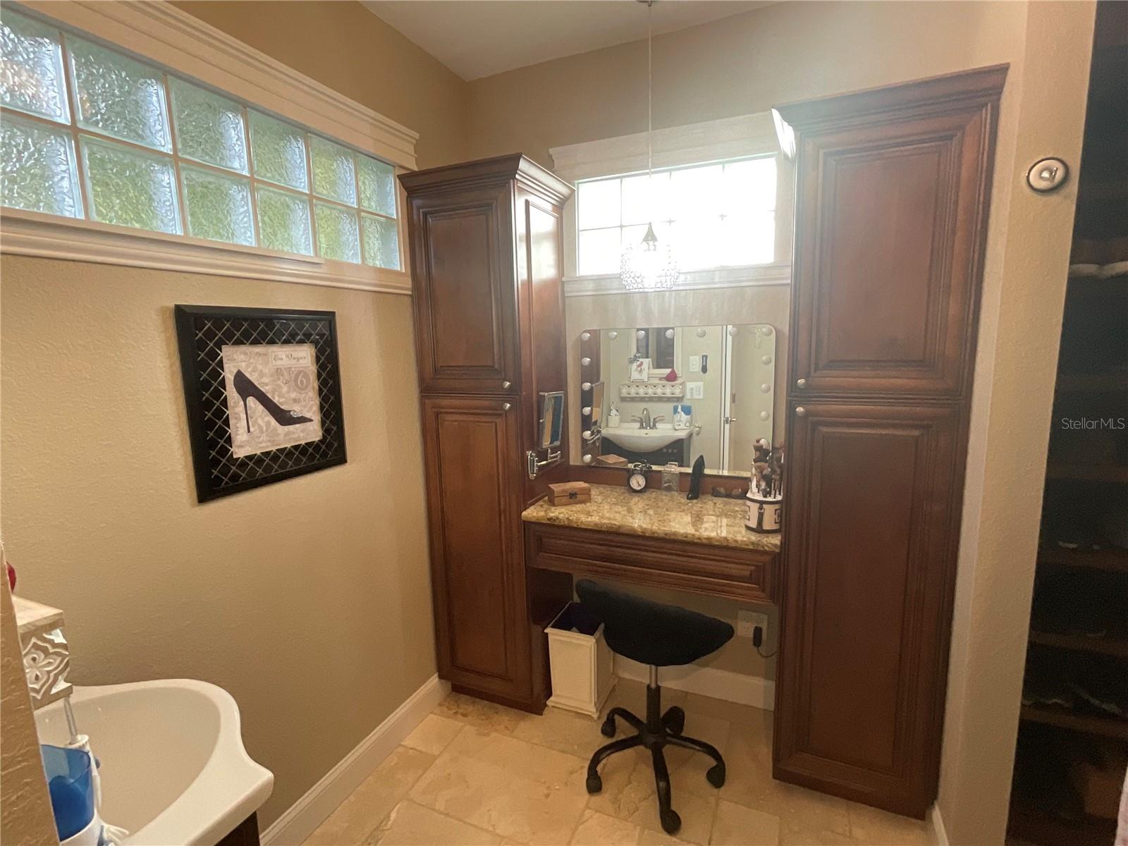 BAY VIEW HEIGHTS BLK 3, LOT 2 LESS E 112 1/2FT - Residential