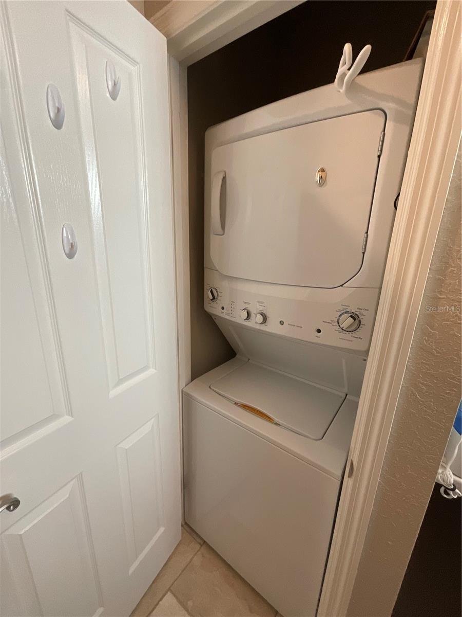 BAY VIEW HEIGHTS BLK 3, LOT 2 LESS E 112 1/2FT - Residential