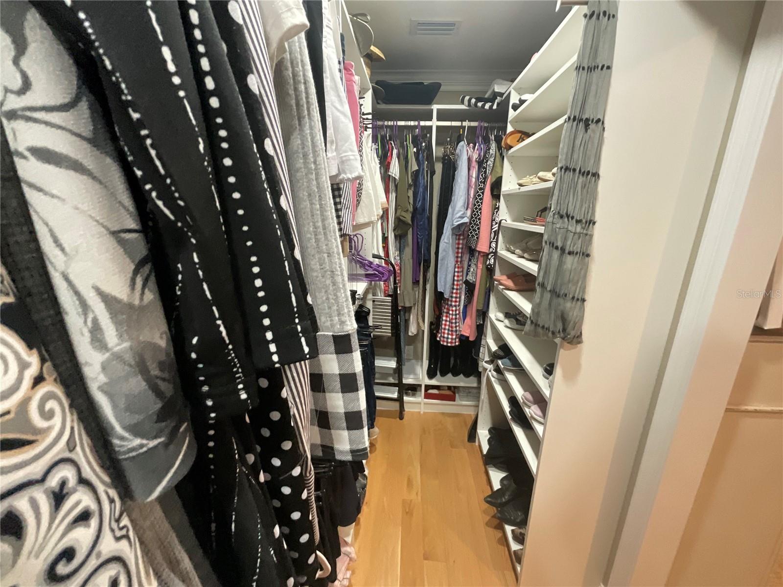 BAY VIEW HEIGHTS BLK 3, LOT 2 LESS E 112 1/2FT - Residential