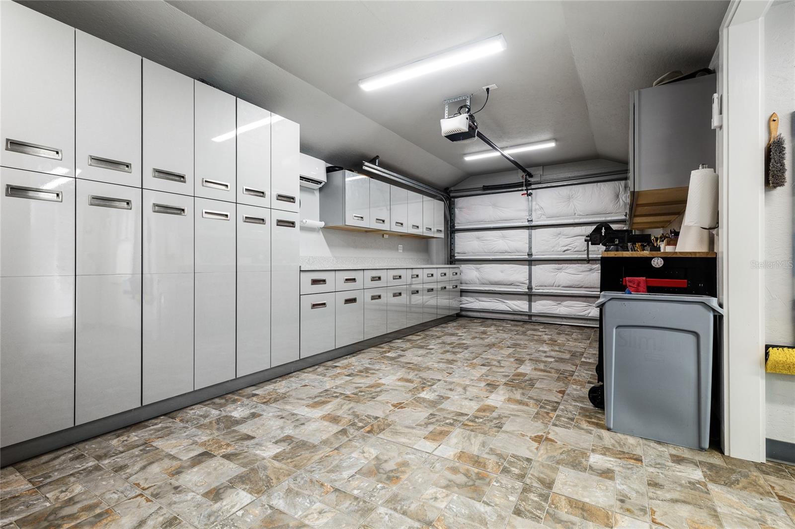 BAY VIEW HEIGHTS BLK 3, LOT 2 LESS E 112 1/2FT - Residential